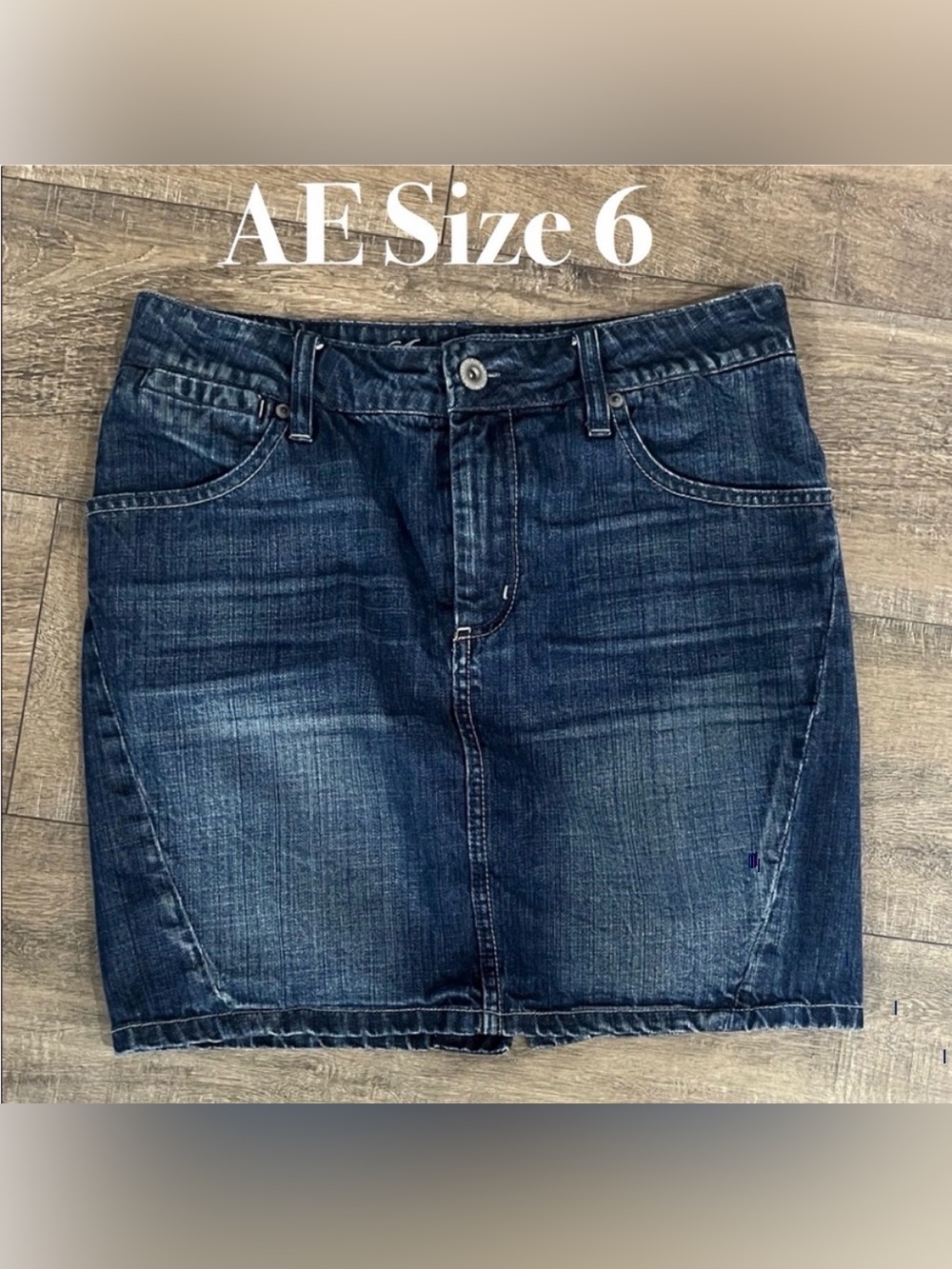 American Eagle Outfitters Dark Wash Denim Mini Skirt size 6 EUC